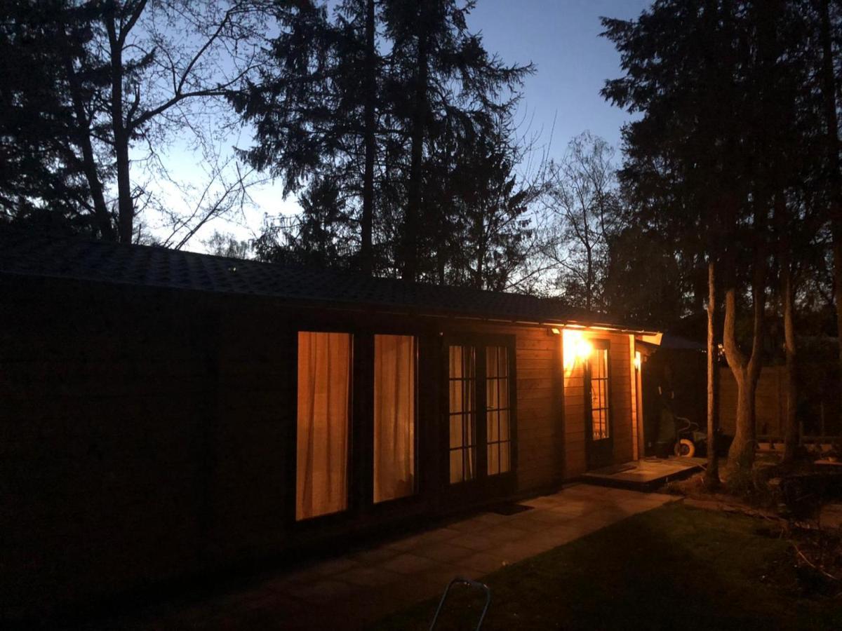 3 Slaapkamer Blokhut Met Opgemaakte Bedden Villa Putten Exterior foto